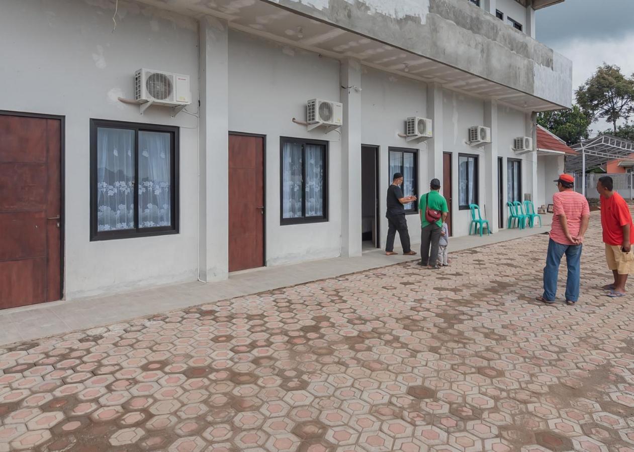Reddoorz Syariah Near Wisata Situ Gunung Sukabumi Hotel Kadudampit Luaran gambar