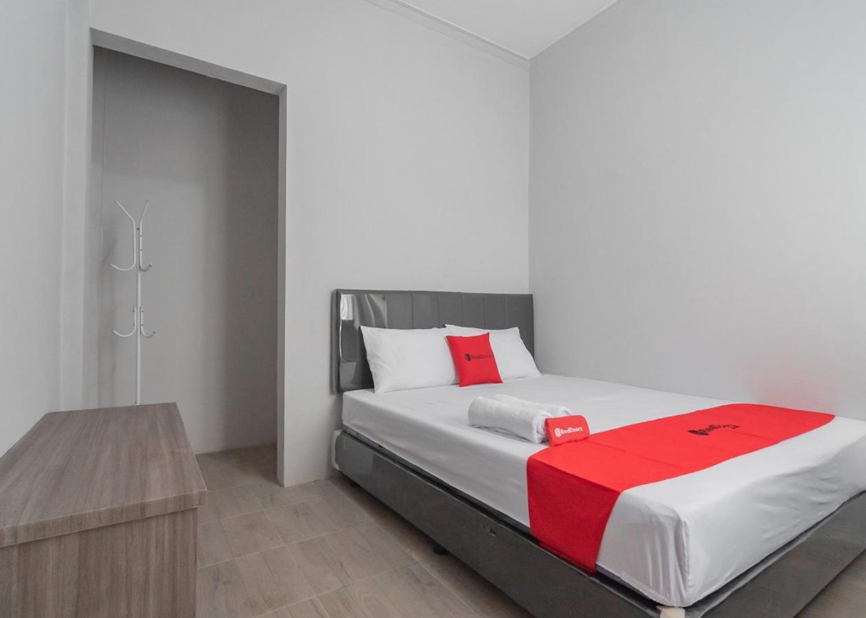 Reddoorz Syariah Near Wisata Situ Gunung Sukabumi Hotel Kadudampit Luaran gambar